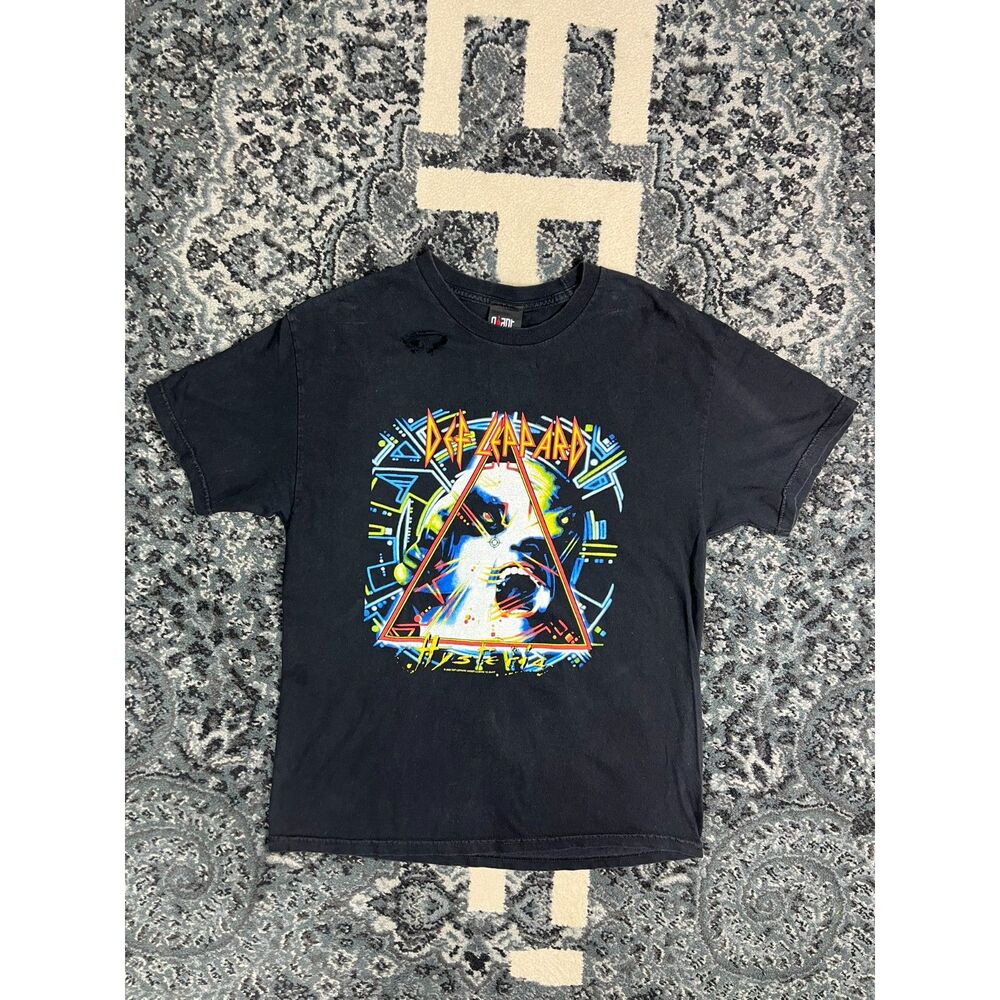 Vintage Men's 2002 Giant Brand Def Leppard Hysteria T-shirt Size Large Black